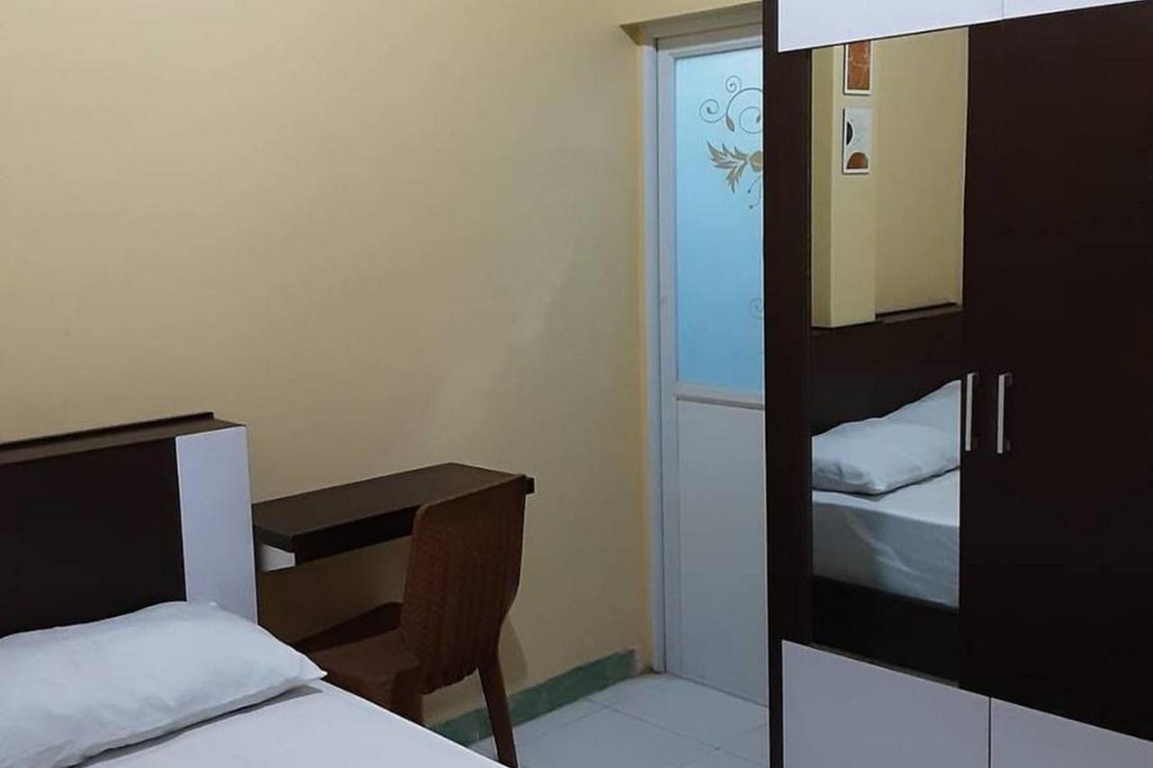 Guest House Syariah Lp3B Brebes Redpartner Exterior photo
